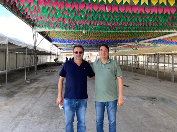 Pedro Tavares esteve ao lado do prefeito Edinaldo Ribeiro