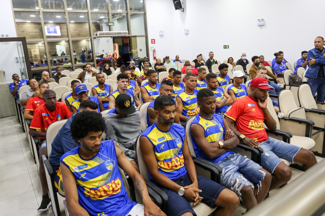 Prefeitura, em parceria com a Câmara, e a Liga Desportiva de SAJ, realizou apresentação dos jogadores da seleção municipal