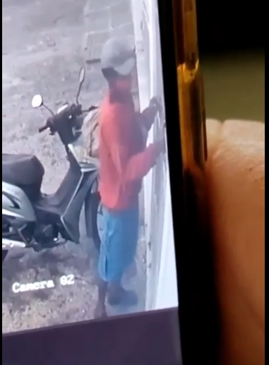 Homem é flagrado furtando bicicleta no bairro Andaia em Santo Antônio de Jesus