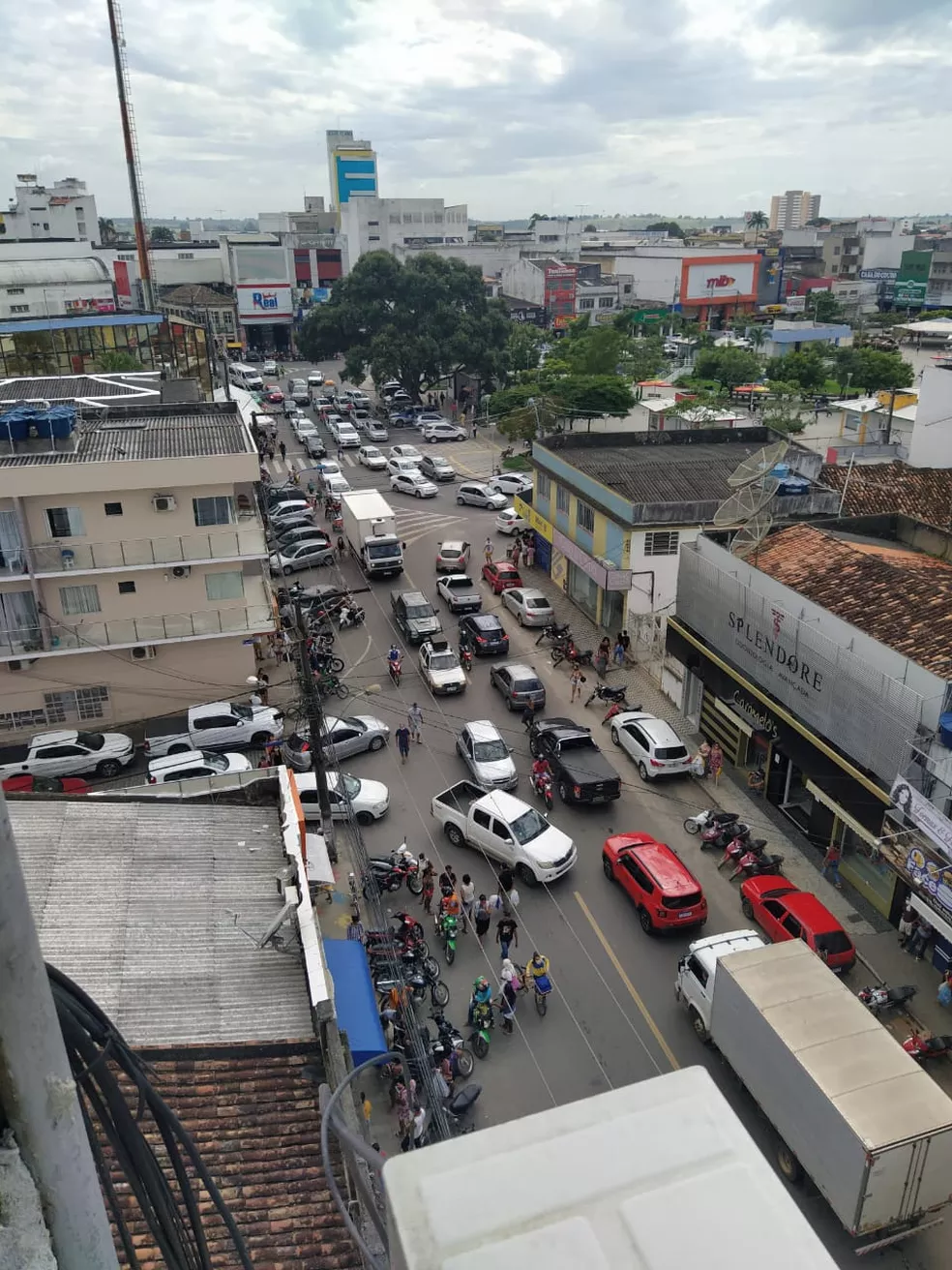 Motoristas tem dificuldade para estacionar em SAJ / Foto: Tino Alves/ Andaia FM 