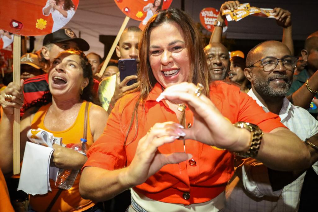 Em Ilhéus, Soane lidera caminhada com arrancada, energia e emoção 1
