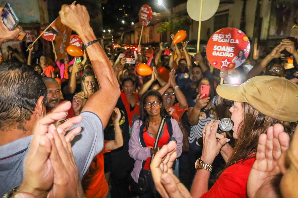 Em Ilhéus, Soane lidera caminhada com arrancada, energia e emoção 12