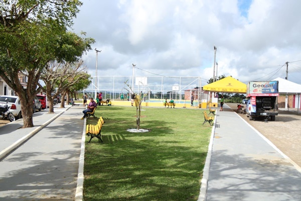 Prefeitura de Cruz das Almas inaugura três ruas, Praça e Quadra Poliesportiva no bairro da Chapadinha