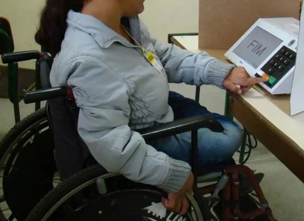 Número de eleitores que declaram ter deficiência cresce 35%, diz TSE