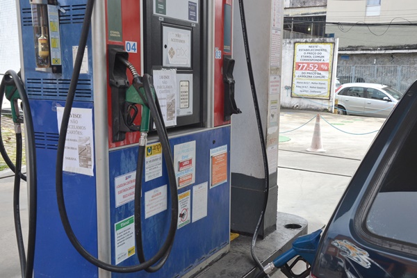 Abastecer com gasolina é mais vantajoso