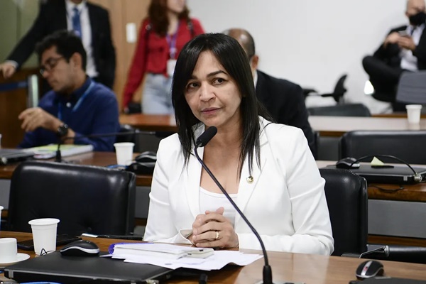 Senadora Elizama