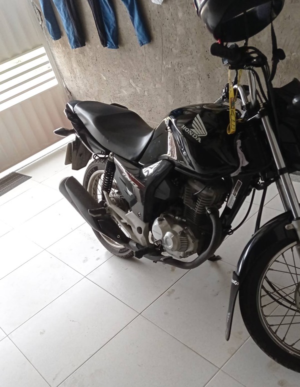 MOTOCICLETA TOMADA EM ASSALTO