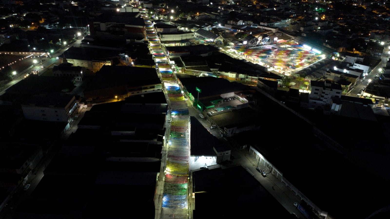 Decoração vista aerea noturna - Div. Fred Pontes