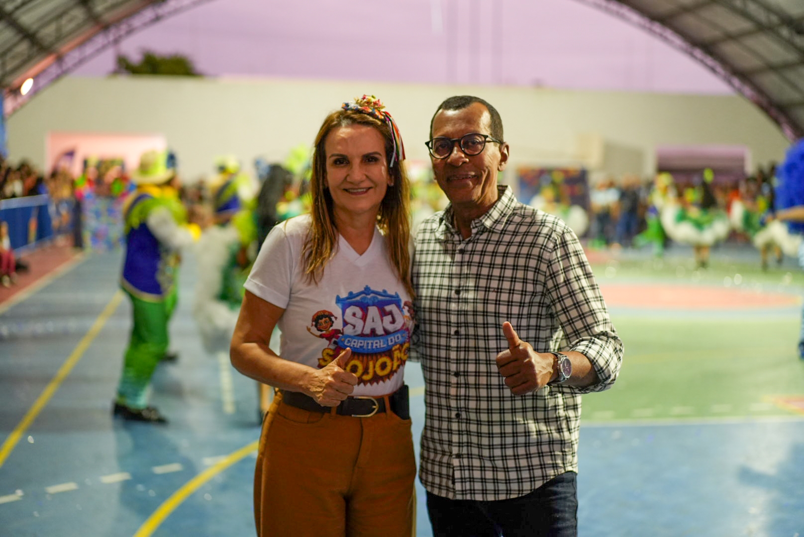 Silvia Brityo, secretária de Cultura, Turismo e Juventude, e o prefeito Genival Deolino - Foto Luciano Almeida-1
