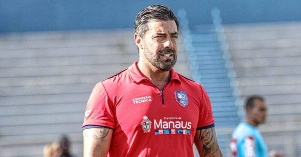 treinador é preso por injúria racial