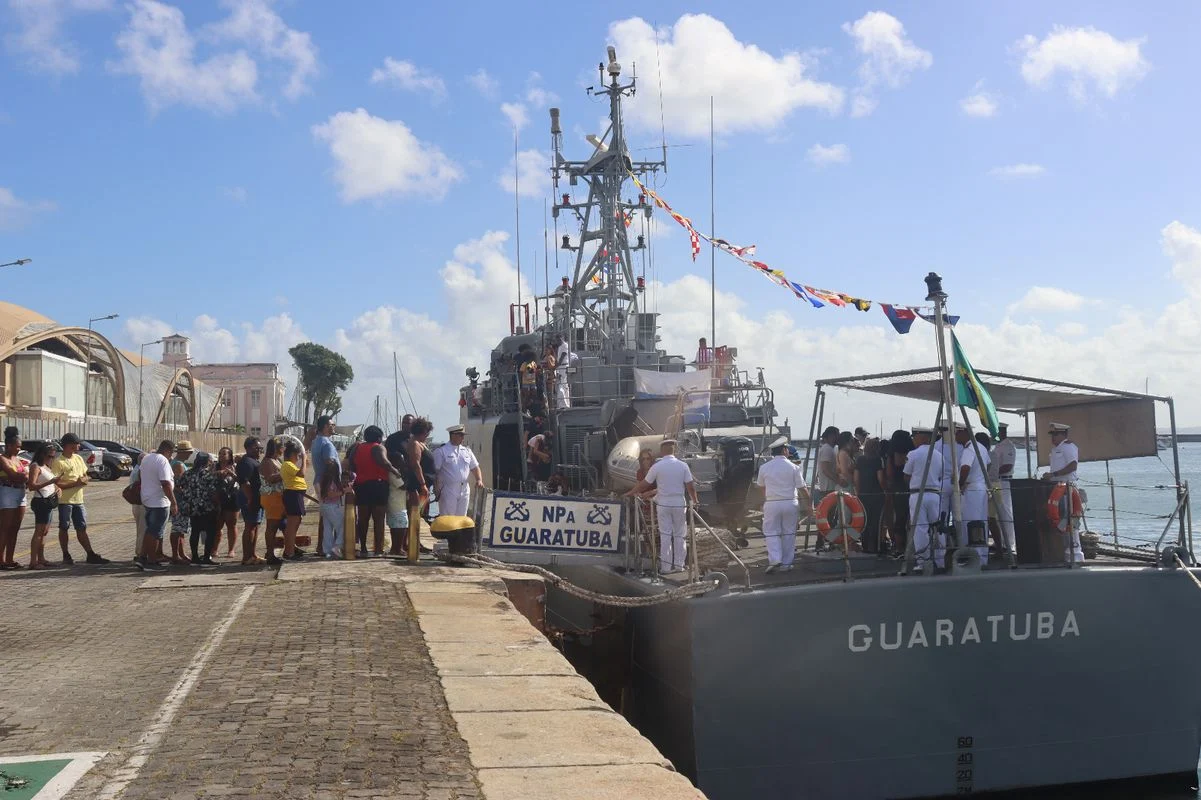 navio-guaratuba-2413926-article