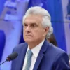 Caiado diz que voto em Flávio Bolsonaro favorece reeleição de Lula