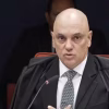 Moraes prorroga prisão domiciliar de Bolsonaro e descarta punição por arma apreendida