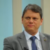 Tarcísio critica condenação de Eduardo Bolsonaro e diz que decisão foi “injusta”