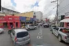 Motociclistas derrapam após óleo ser derramado em rua de Santo Antônio de Jesus