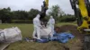 Médica é presa após 34 fetos humanos serem encontrados enterrados em jardim