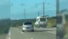 Briga de trânsito termina em capotamento na BR-101; motorista de van é preso