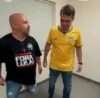 Flávio Bolsonaro ironiza críticas e publica vídeo com influenciador após dancinha viral