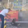 Funcionário de farmácia é filmado jogando água próximo a pessoa em situação de rua em Osasco