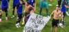 Reino Unido pede investigação após jogadores argentinos exibirem faixa escrito "As Malvinas são argentinas"